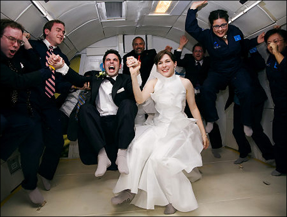 أول زواج في الفضاء!!  صورة رقم 4
