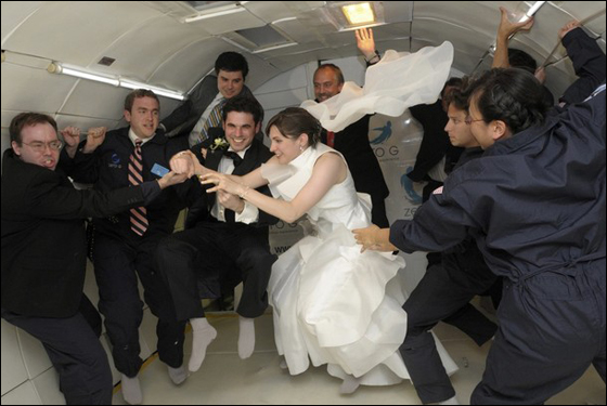 أول زواج في الفضاء!!  صورة رقم 10