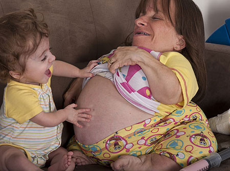 رغم خطورة حملها.. اصغر امرأة في العالم حامل للمرة الثالثة!!        صورة رقم 6
