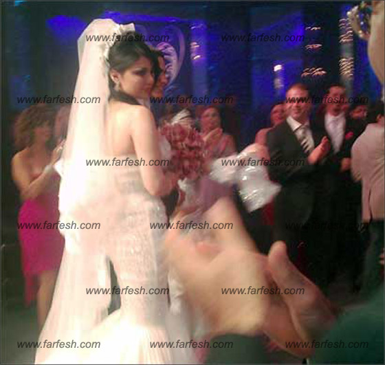 صورة حصرية لهيفاء وهبي بفستان الزفاف الأبيض   صورة رقم 1