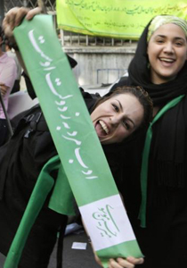 وزير إيراني يعتنق المسيحية بهدف الزواج  صورة رقم 2