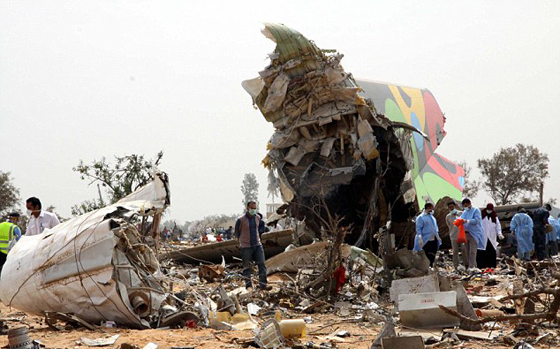 الطائرة الليبية انفجرت على ارتفاع متر واحد من المهبط!!  صورة رقم 7
