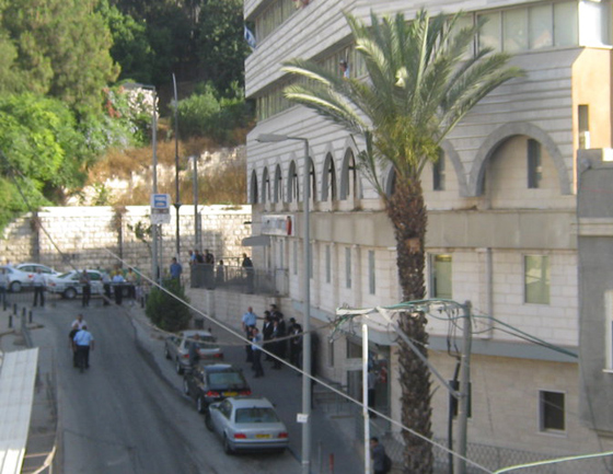 متدينون يهود يتظاهرون في الناصرة مطالبين بنبش القبور  صورة رقم 2