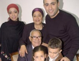 بعد صراع مع المرض.. وفاة والد الفنان أحمد السقا صورة رقم 1
