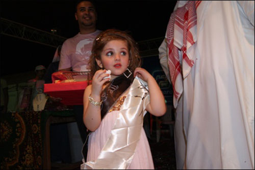 لاول مرة في السعودية: تتويج ملكة جمال للاطفال!  صورة رقم 3