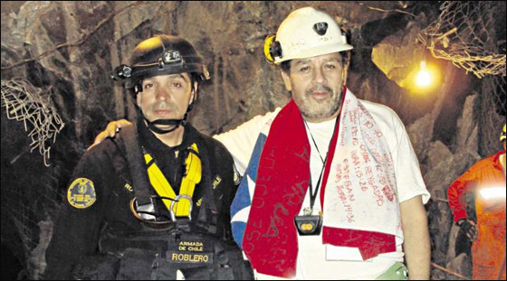 اليكم.. صور نادرة للعمال داخل منجم تشيلي قبل انقاذهم!   صورة رقم 3