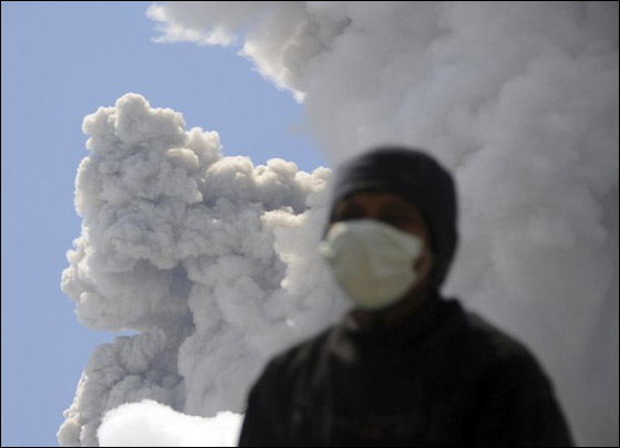 ارتفاع عدد ضحايا بركان اندونيسيا الى 206!   صورة رقم 16