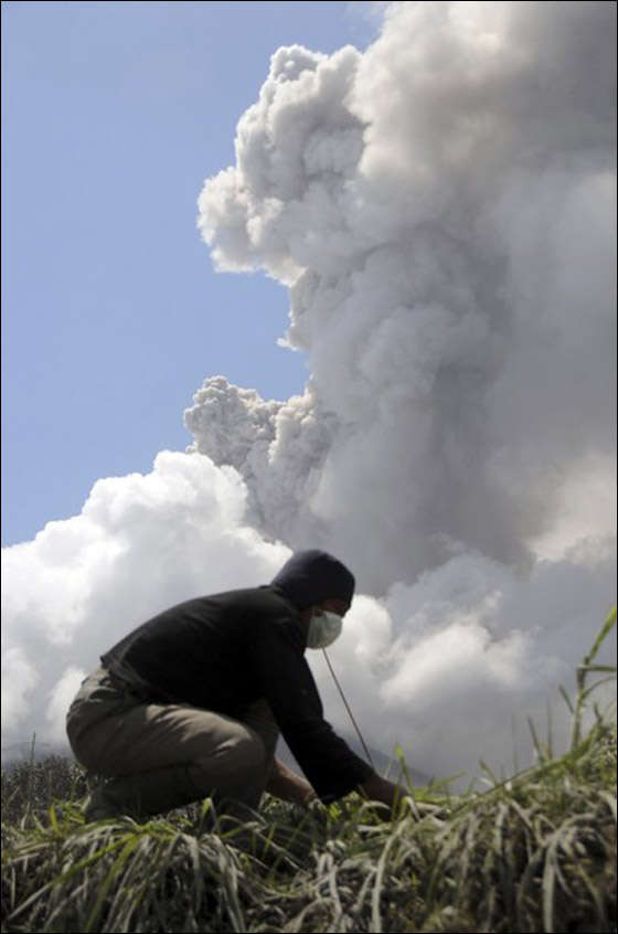 ارتفاع عدد ضحايا بركان اندونيسيا الى 206!   صورة رقم 12