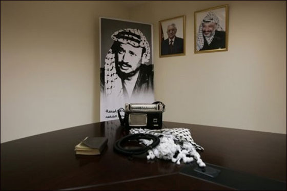 هكذا احيا الفلسطينيون الذكرى السادسة للرئيس عرفات!  صورة رقم 10