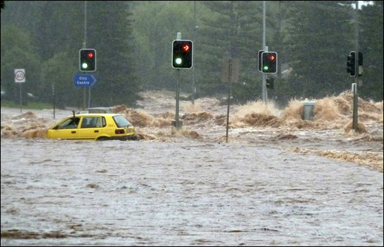 ثالث مدن استراليا تغرق في الفيضانات المدمرة       صورة رقم 5