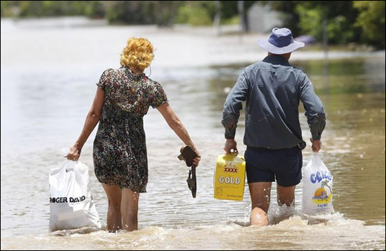 ثالث مدن استراليا تغرق في الفيضانات المدمرة       صورة رقم 14