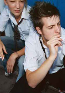 اعلانات السجائر تدفع المراهقين للتدخين وتستهدف النساء خاصة! صورة رقم 1
