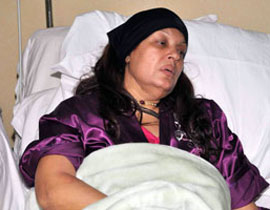 بالصور.. فيفي عبده ترقد بالمستشفى تتحدث عن مرضها  صورة رقم 1