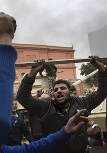المصريون أعلنوها ثورة شعبية حتى إسقاط مبارك  صورة رقم 3