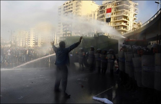 المصريون أعلنوها ثورة شعبية حتى إسقاط مبارك  صورة رقم 5