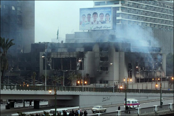 المصريون أعلنوها ثورة شعبية حتى إسقاط مبارك  صورة رقم 7