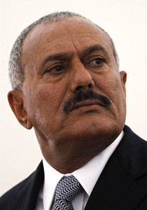 مع الإعلان عن يوم غضب.. الرئيس اليمني يعلن عدم ترشيح نفسه أو نجله لفترة رئاسية أخرى صورة رقم 1