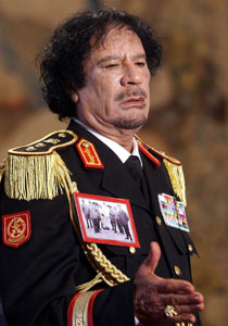 القذافي: مبارك فقير ونحن نقدم له الدعم واسرائيل وراء احداث مصر! صورة رقم 1