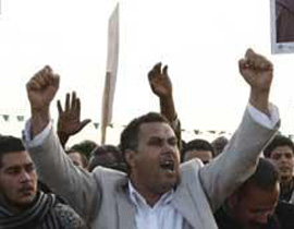 ليبيا: مواجهات ومظاهرات مطالبة بتنحي القذافي عن الحكم صورة رقم 1