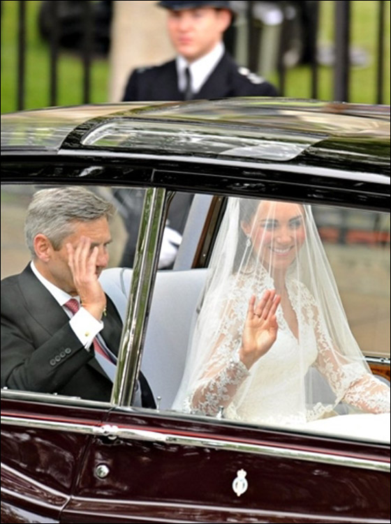 فرفش ينقل حفل الزفاف الملكي بالفيديو والصور!!   صورة رقم 97