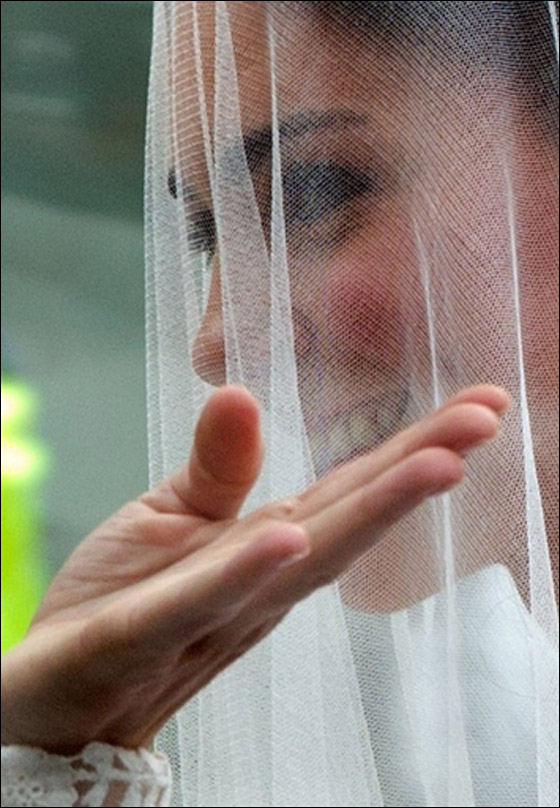 فرفش ينقل حفل الزفاف الملكي بالفيديو والصور!!   صورة رقم 37