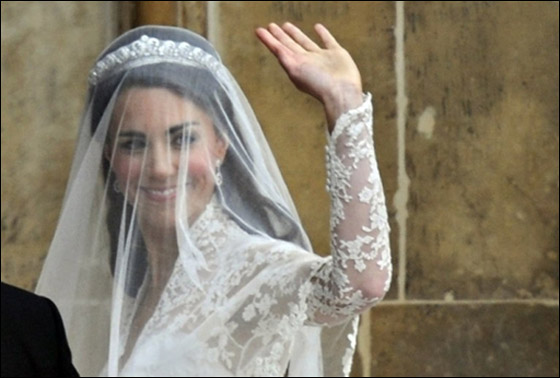 فرفش ينقل حفل الزفاف الملكي بالفيديو والصور!!   صورة رقم 38