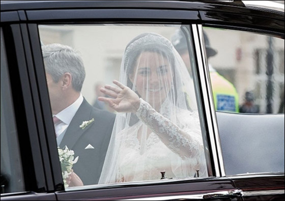 فرفش ينقل حفل الزفاف الملكي بالفيديو والصور!!   صورة رقم 72