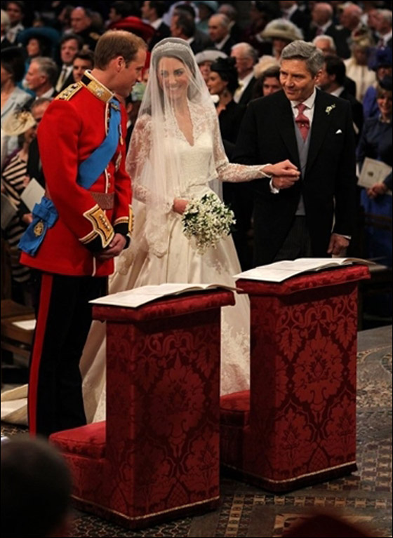 فرفش ينقل حفل الزفاف الملكي بالفيديو والصور!!   صورة رقم 73