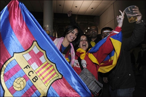 برشلونة يتربع على عرش اوروبا بعد افتراسه ثلاثية في مانشستر  صورة رقم 31