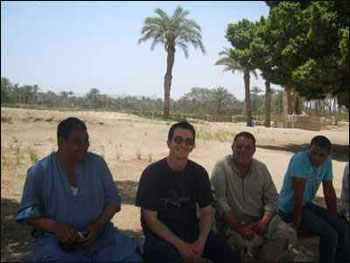 القبض على جاسوس اسرائيلي في مصر.. والشباب يسخرون منه  صورة رقم 15