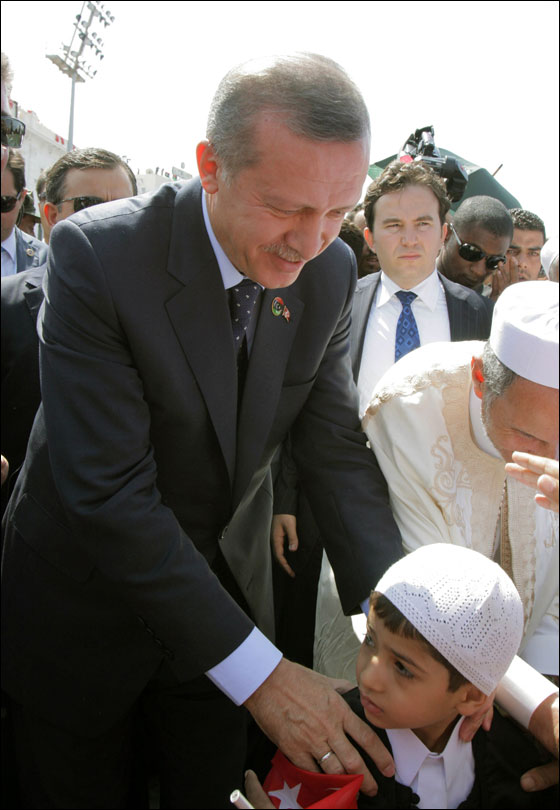 اردوغان من طرابلس: الطغاة لن يبقوا في سوريا لان زمنهم ولّى! صورة رقم 16