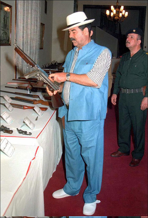 شاهدوا.. ألبوم صور الماضي للرئيس العراقي الراحل صدام حسين صورة رقم 19