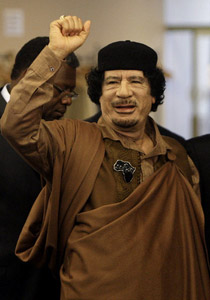 العثور على تسجيلات للزعماء العرب قام بها القذافي سرا!