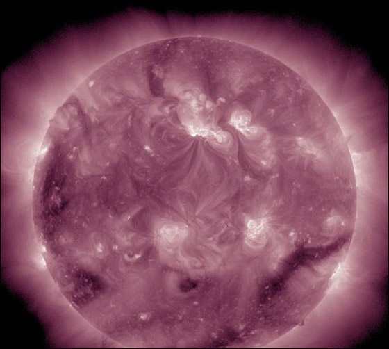 بالصور: انفجار شمسي هائل يتسبب بارتفاع الحرارة امس واليوم  صورة رقم 9