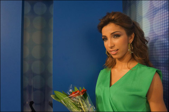 من حسب رايك تستحق لقب Arab Idol كارمن ام دنيا؟   صورة رقم 4
