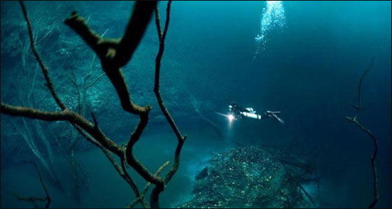 مذهل.. اكتشاف نهر يجري تحت سطح البحر بالمكسيك!!   صورة رقم 1