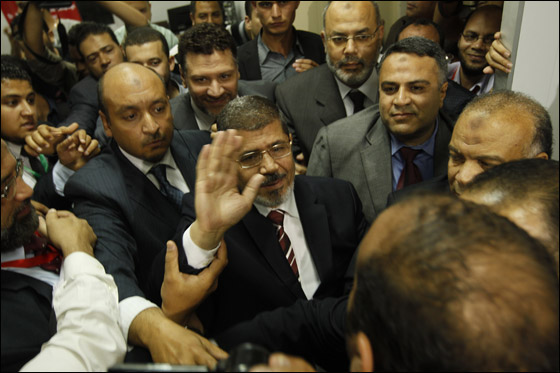محمد مرسي رئيسا لمصر.. هل يتكرر سيناريو الجزائر؟!  	 صورة رقم 4
