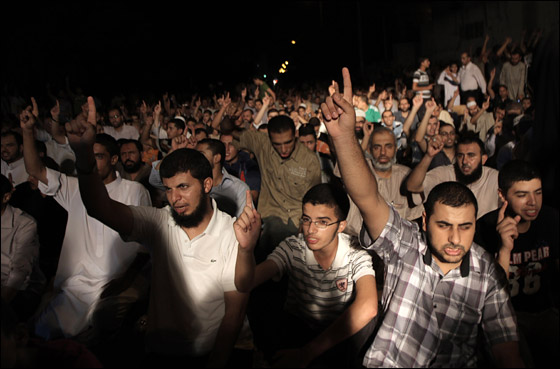 مصر: عناصر جهادية فلسطينية من غزة تقف وراء مجزرة سيناء صورة رقم 5