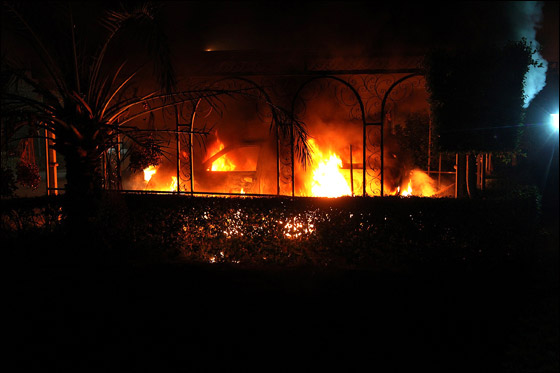 مقتل السفير الامريكي بالهجوم على قنصلية واشنطن في ليبيا!   صورة رقم 2