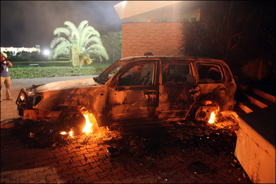 مقتل السفير الامريكي بالهجوم على قنصلية واشنطن في ليبيا!   صورة رقم 4