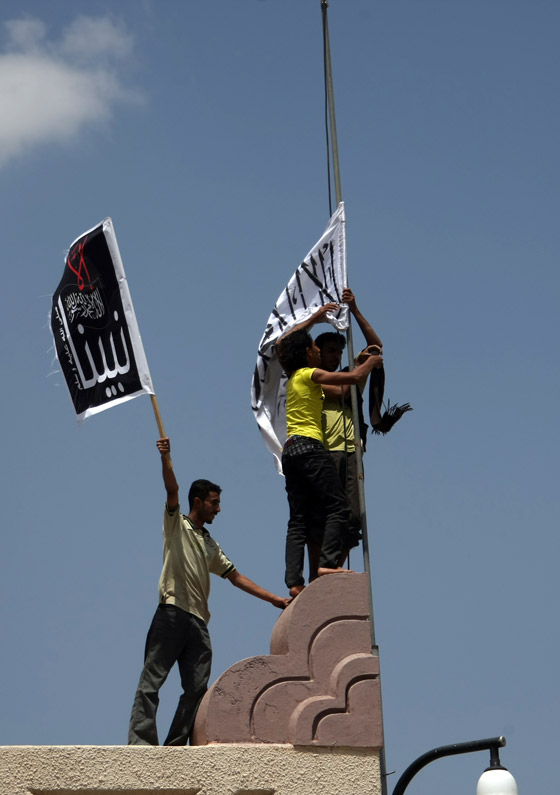 صنعاء: اقتحام السفارة الأمريكية احتجاجا على الفيلم المسيء للنبي صورة رقم 8