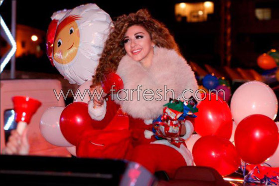 احتفالا بالكريسماس: فنانات عربيات ببدلة بابا نويل ساخنة  صورة رقم 8