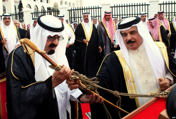 سيف اهداه الملك سعود لأمير افغاني يباع لمجهول بـ 300 الف دولار صورة رقم 6