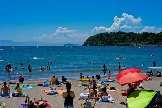 منع الاوشام المخيفة على شواطئ زوشي اليابانية صورة رقم 4