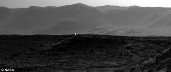 نقطة ضوء غامضة على المريخ تعيد قضية الحياة الى الاجندة العالمية صورة رقم 1