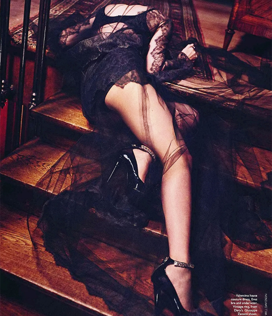 كايلي مينوغ الساحرة على غلاف Vogue: أبحث عن حب جديد! صورة رقم 3