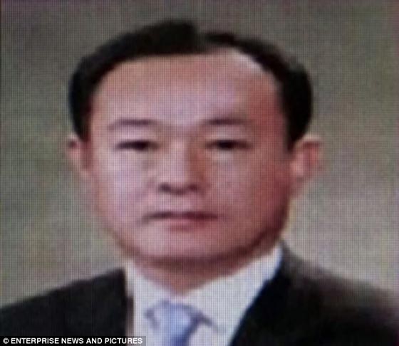 نائب مدير مدرسة ينتحر بعد انقاذه من السفينة الكورية الغارقة صورة رقم 1