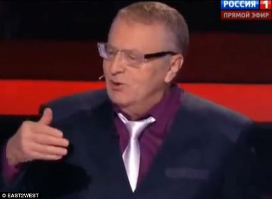 زعيم روسي يأمر مساعديه باغتصاب صحفية علانية بسبب سؤال صورة رقم 6