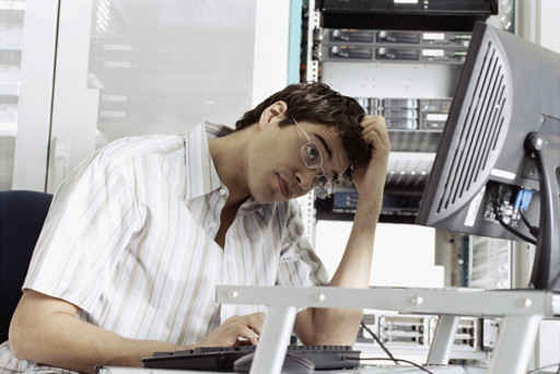 مبرمجو الكومبيوتر عرضة للجنون بسبب ضغوط العمل النفسية! صورة رقم 1