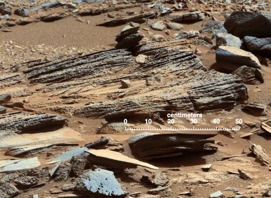 بالفيديو.. علماء آثار يكتشفون قبرا وصليبا على سطح المريخ صورة رقم 1